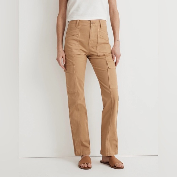 Madewell Pants - Madewell Women’s The Garment-Dyed '90s Straight Cargo Pant Sand Dune - Size 25